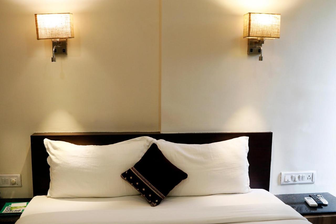 The Myriad Hotel บาห์ยันดาร์ ภายนอก รูปภาพ