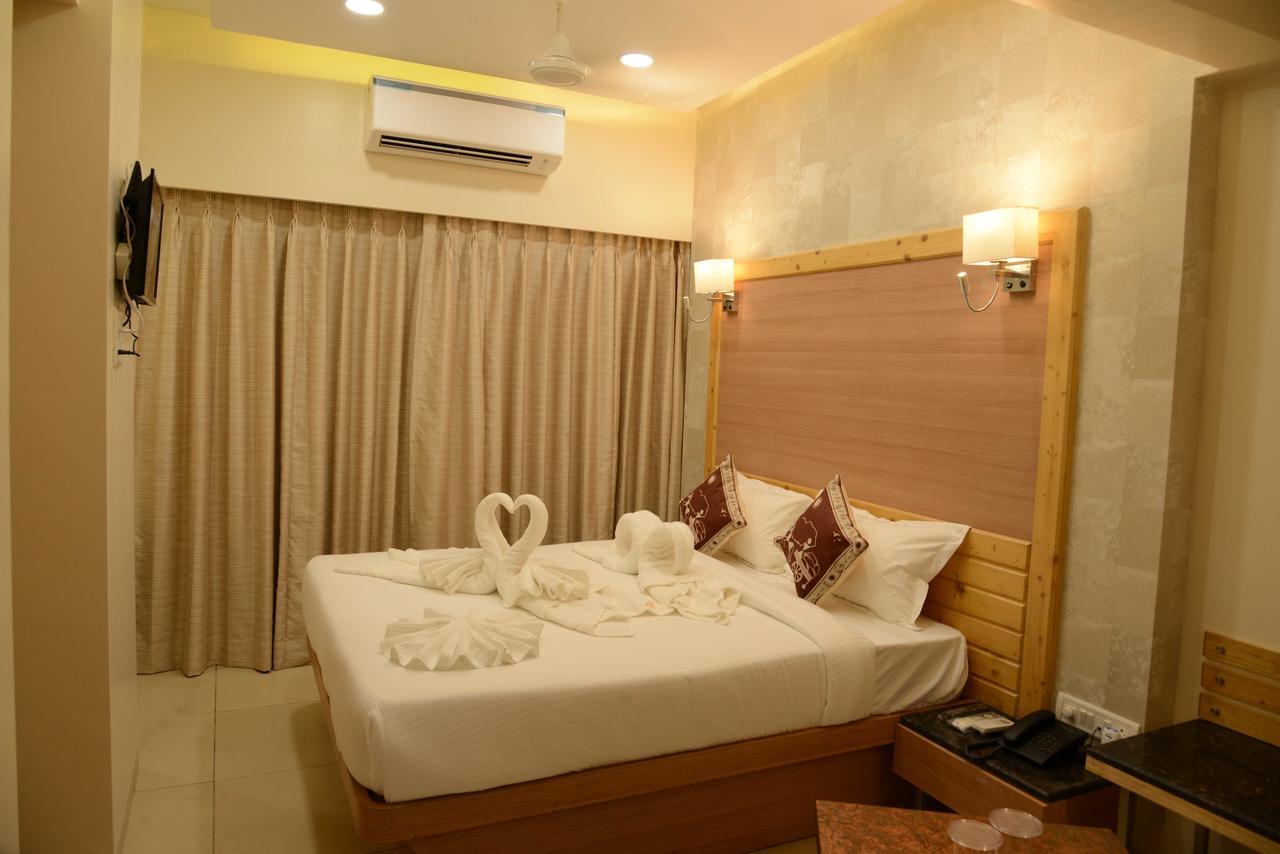 The Myriad Hotel บาห์ยันดาร์ ภายนอก รูปภาพ